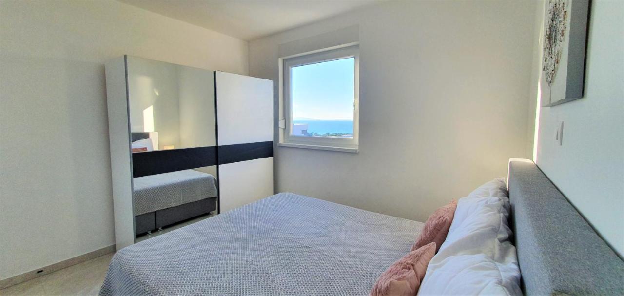 Seahorse Luxury Apartment With Pool And Sea View Novalja Extérieur photo
