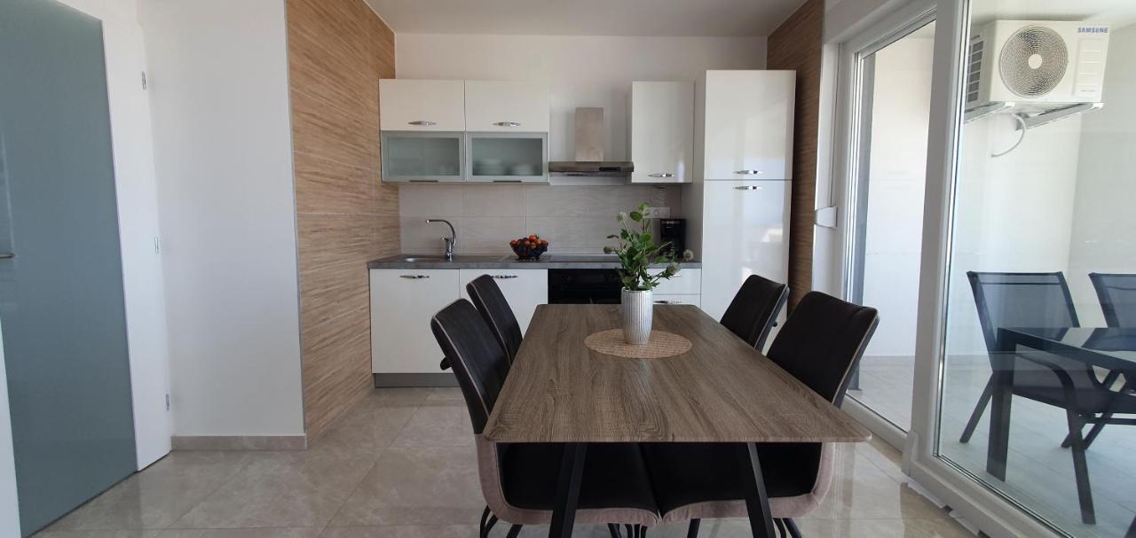 Seahorse Luxury Apartment With Pool And Sea View Novalja Extérieur photo